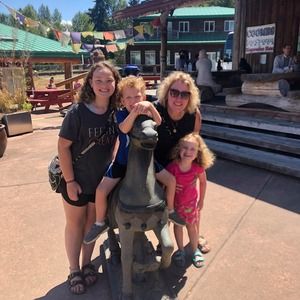 Meet your Posher, Naomi